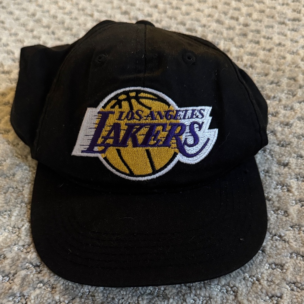 Los Angeles Lakers Black Hat with Team Logo
